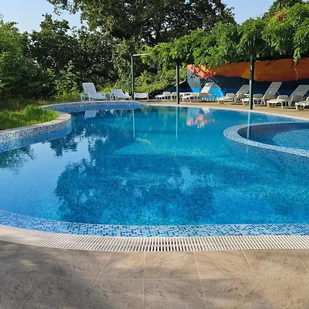 Vesta Riviera - Free Parking Апарт-отель