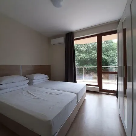 Vesta Riviera - Free Parking Aparthotel