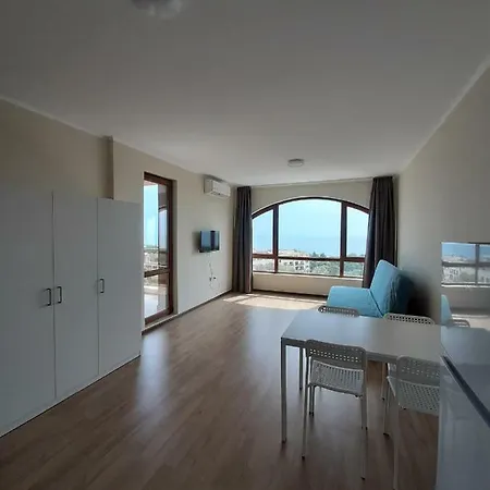 Aparthotel Vesta Riviera - Free Parking