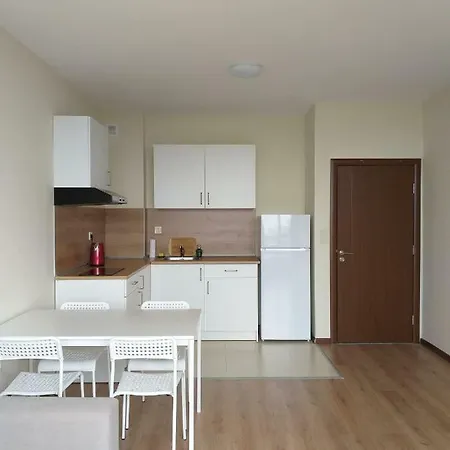 Aparthotel Vesta Riviera - Free Parking